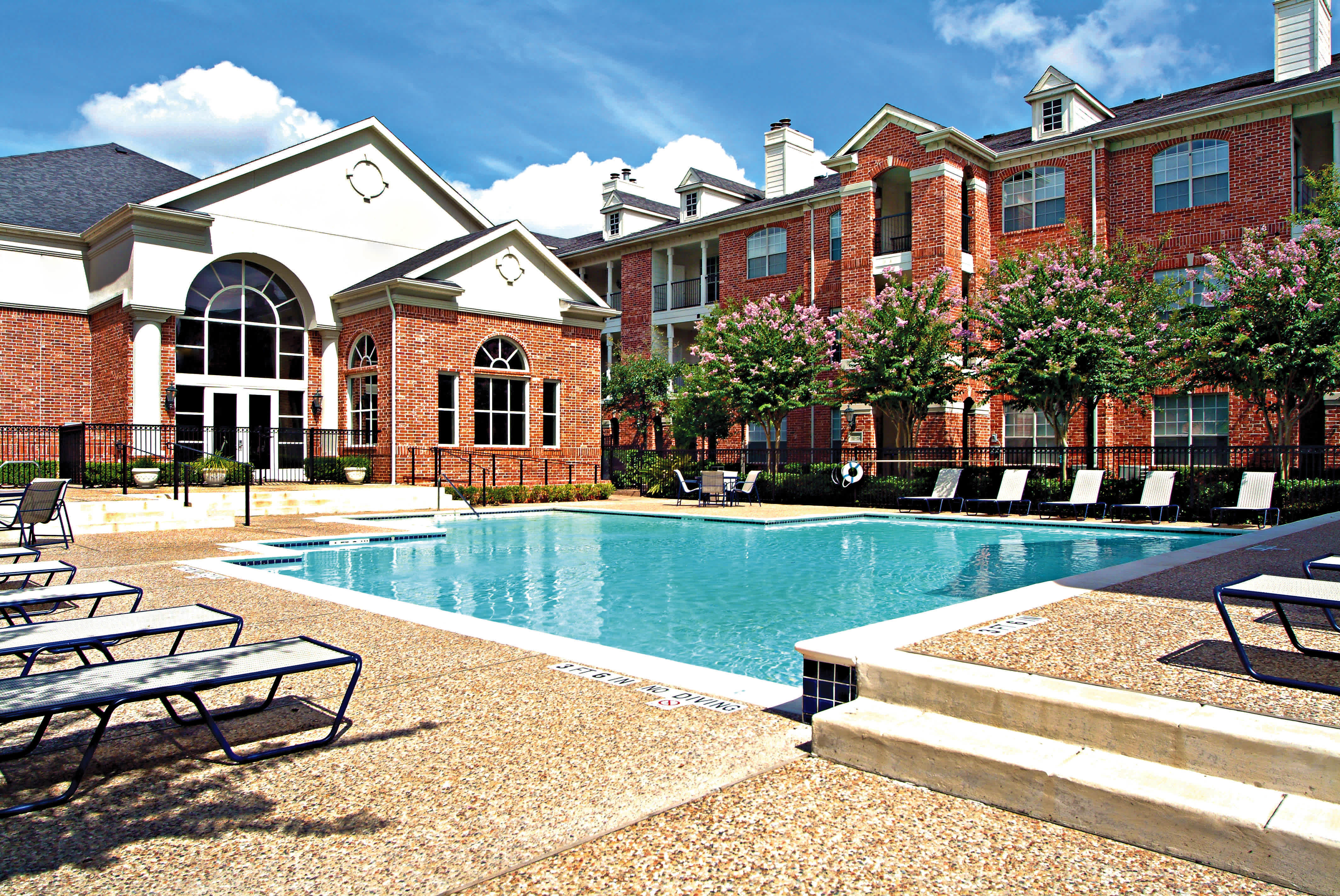 Lanesborough Apartments | Apartments in Houston, TX